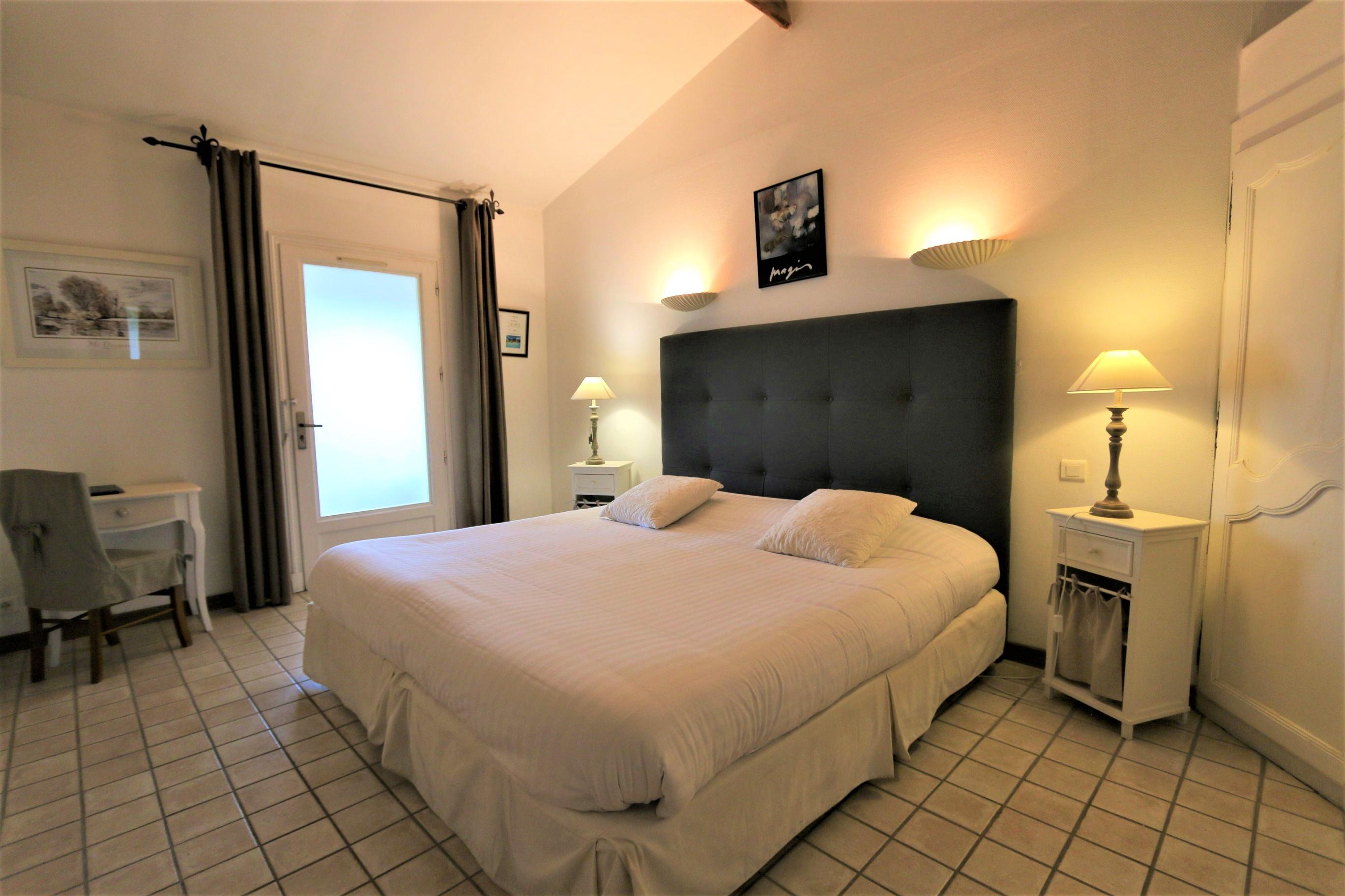 Hotel De La Ferme Lamy Meyrals Екстериор снимка