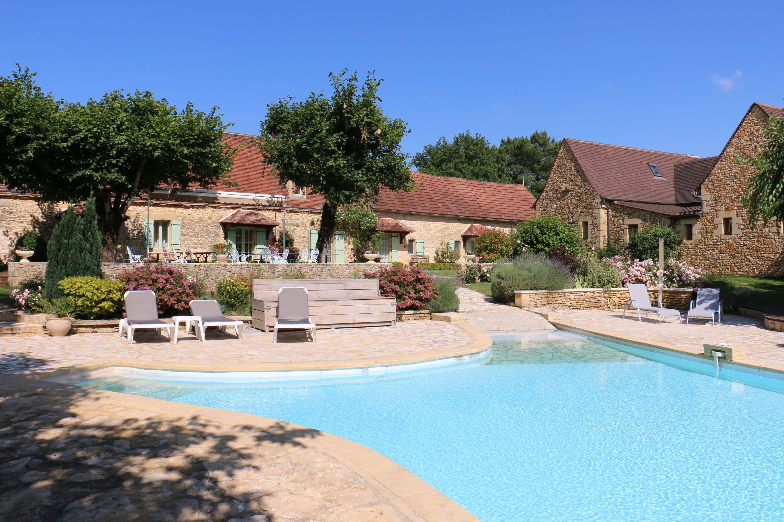 Hotel De La Ferme Lamy Meyrals Екстериор снимка