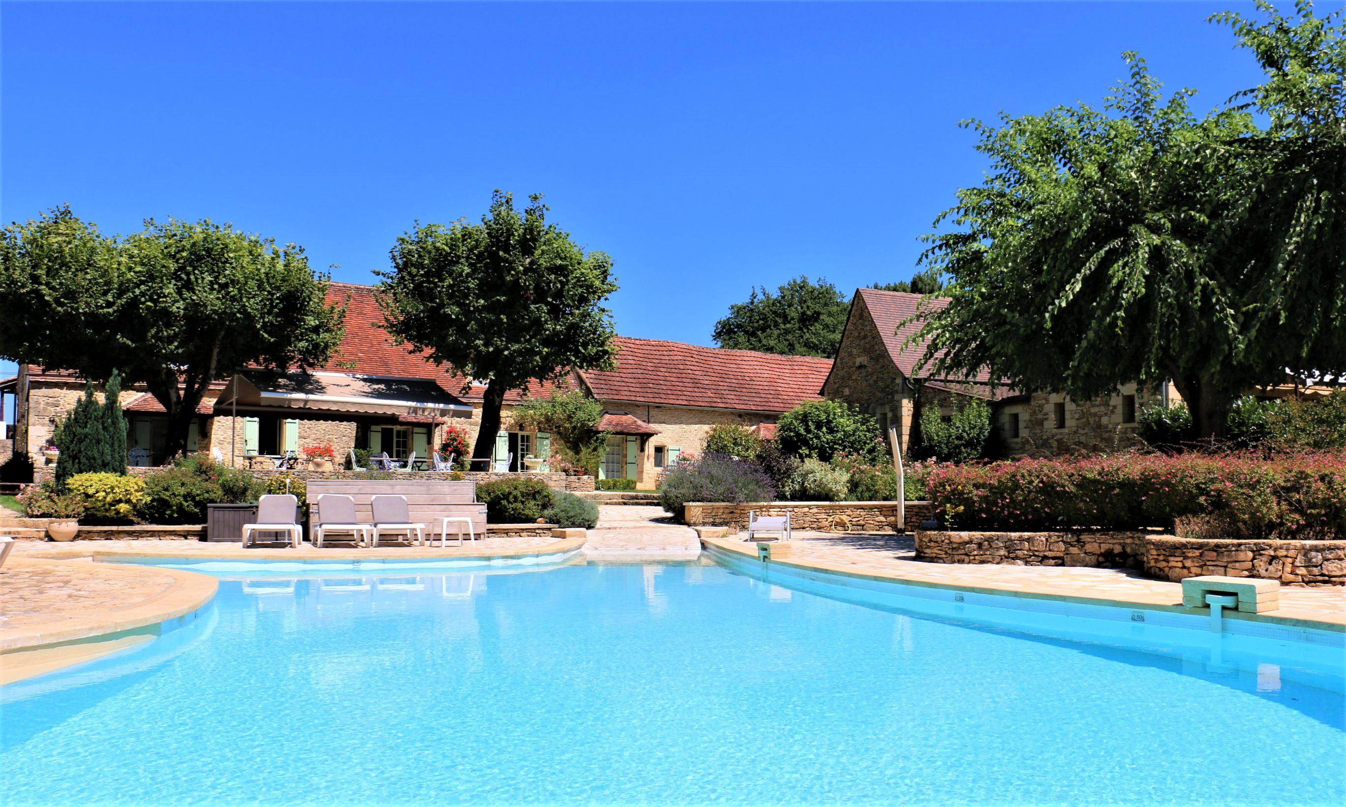 Hotel De La Ferme Lamy Meyrals Екстериор снимка