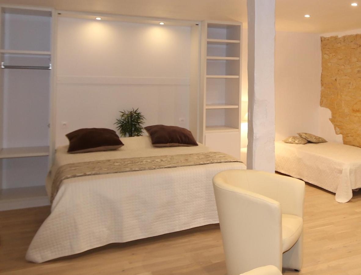 Hotel De La Ferme Lamy Meyrals Екстериор снимка