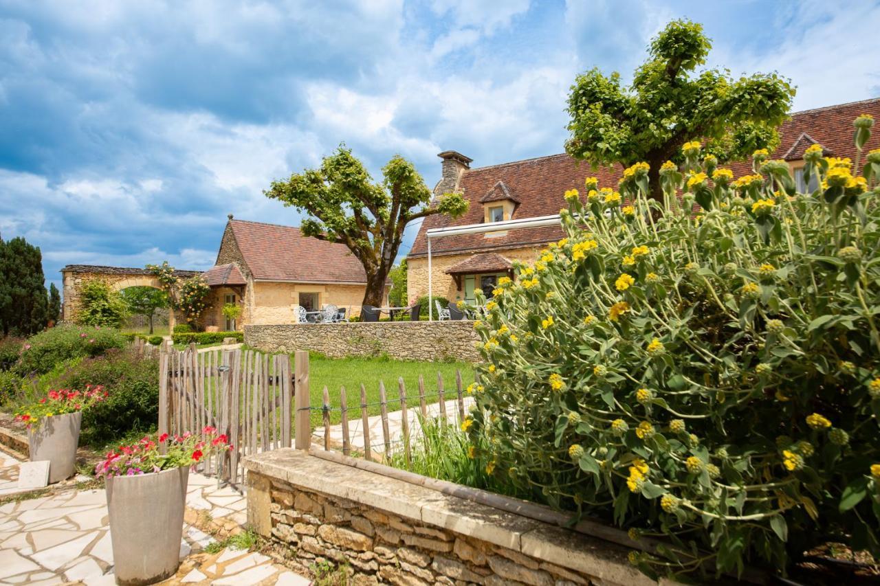 Hotel De La Ferme Lamy Meyrals Екстериор снимка