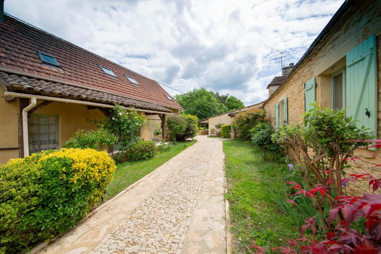 Hotel De La Ferme Lamy Meyrals Екстериор снимка