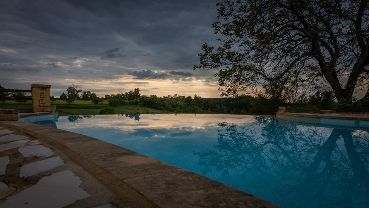 Hotel De La Ferme Lamy Meyrals Екстериор снимка