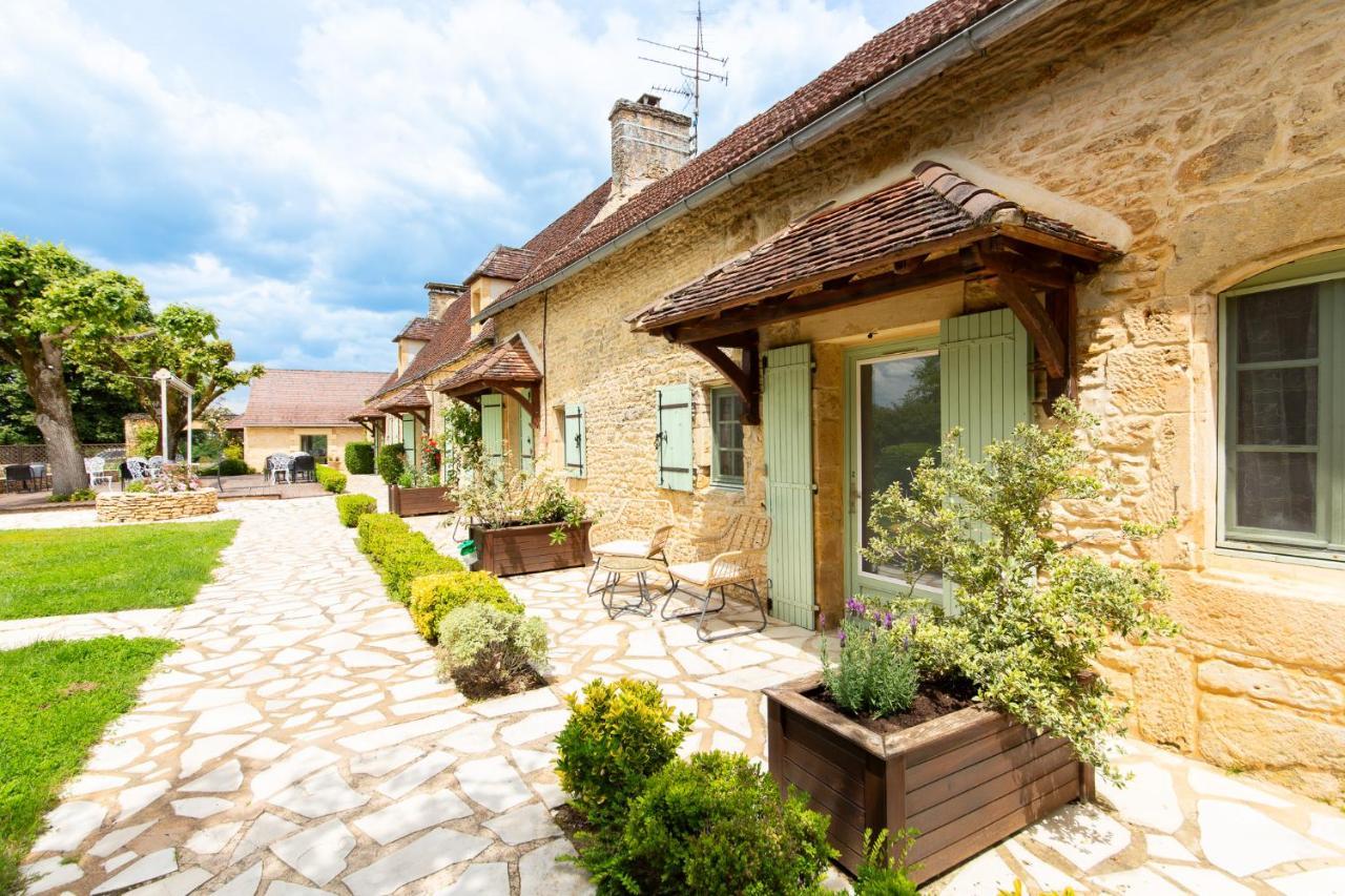 Hotel De La Ferme Lamy Meyrals Екстериор снимка