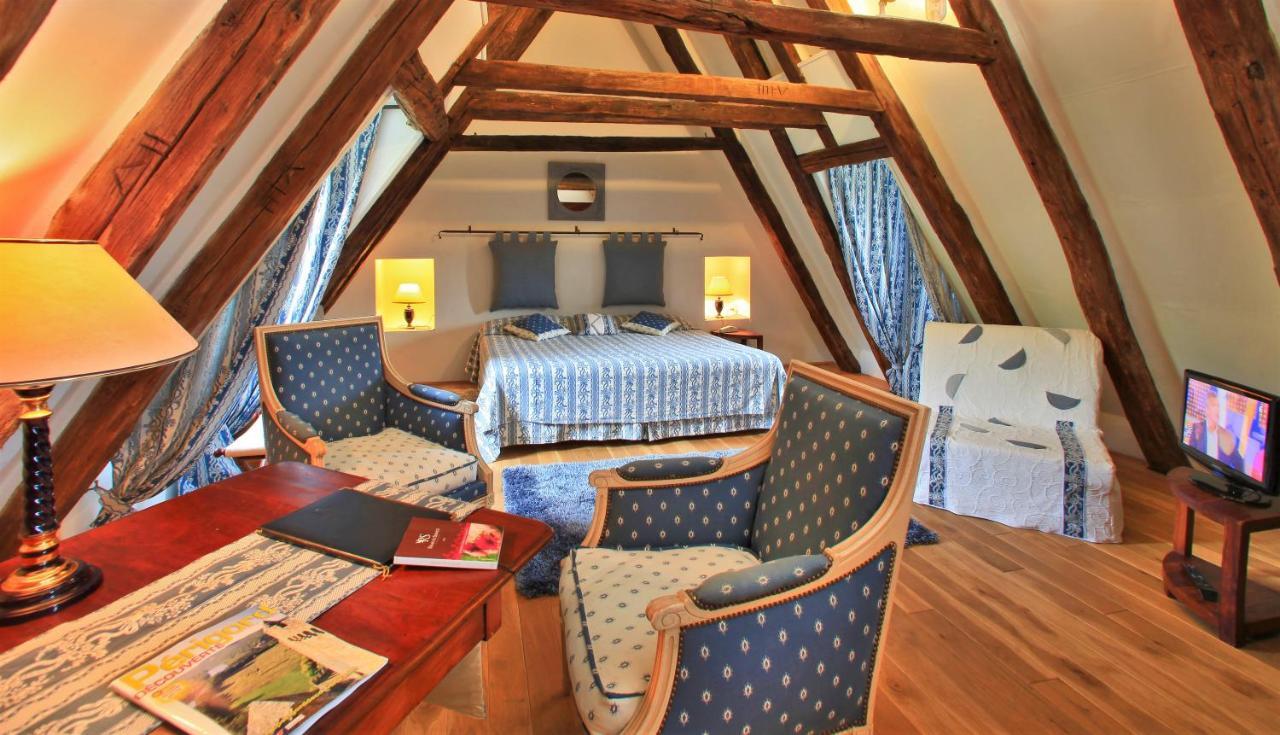 Hotel De La Ferme Lamy Meyrals Екстериор снимка